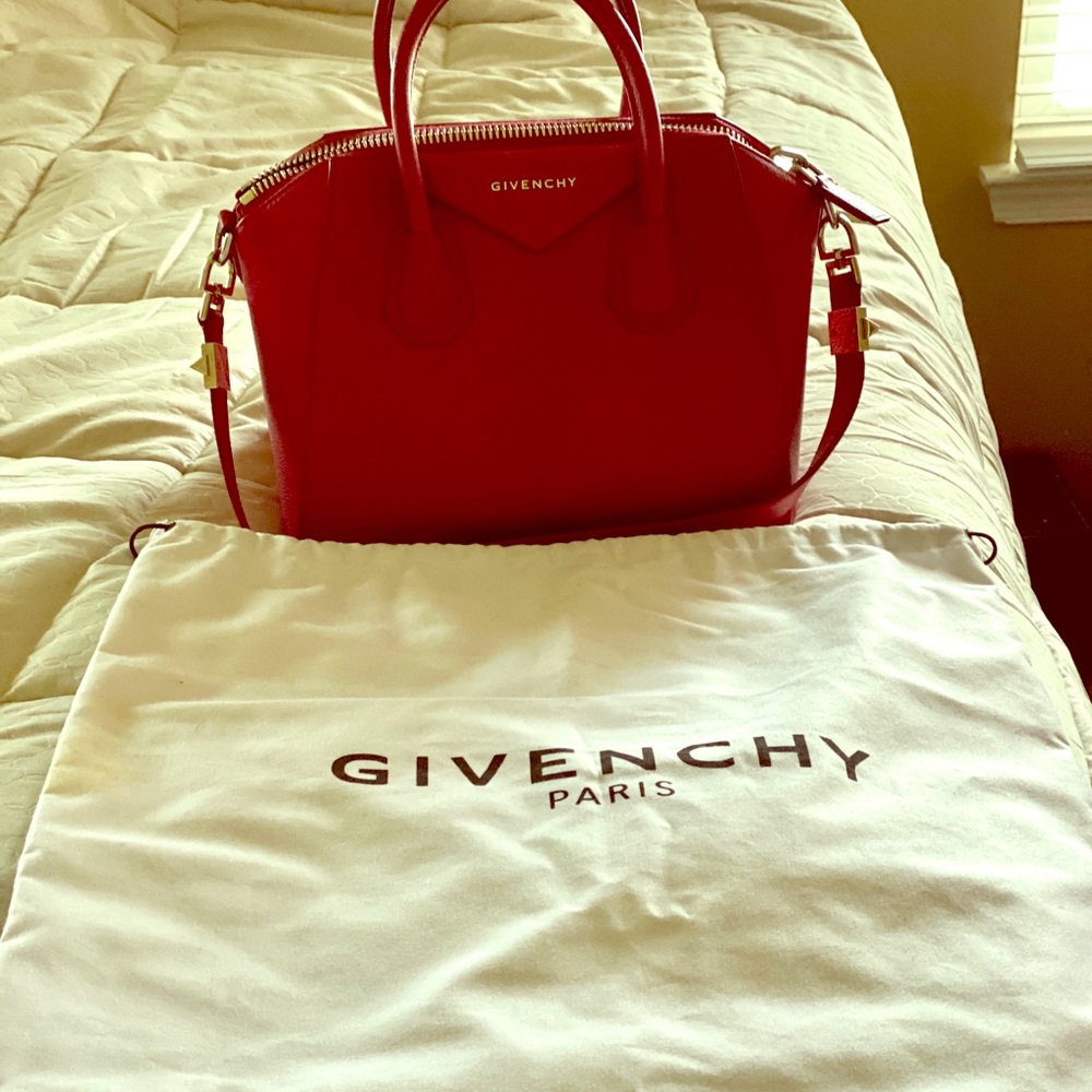 Givenchy Antigona Small Sugar satchel